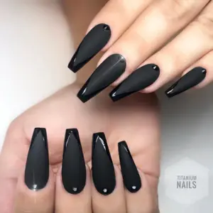 Ногти балерина черные