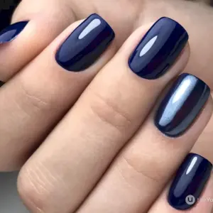 Синий маникюр на короткие ногти