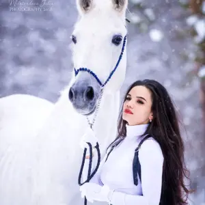 Фотосессия с лошадью зимой